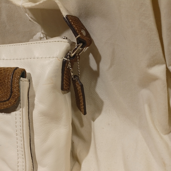 Coach crossbody - Picture 4 of 9